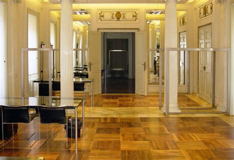 via gesu 12 milano versace|versace villa milano.